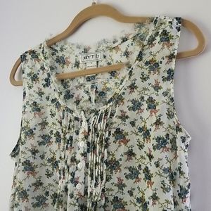 💎3/$12 Myth floral flowy romantic sheer button front tank